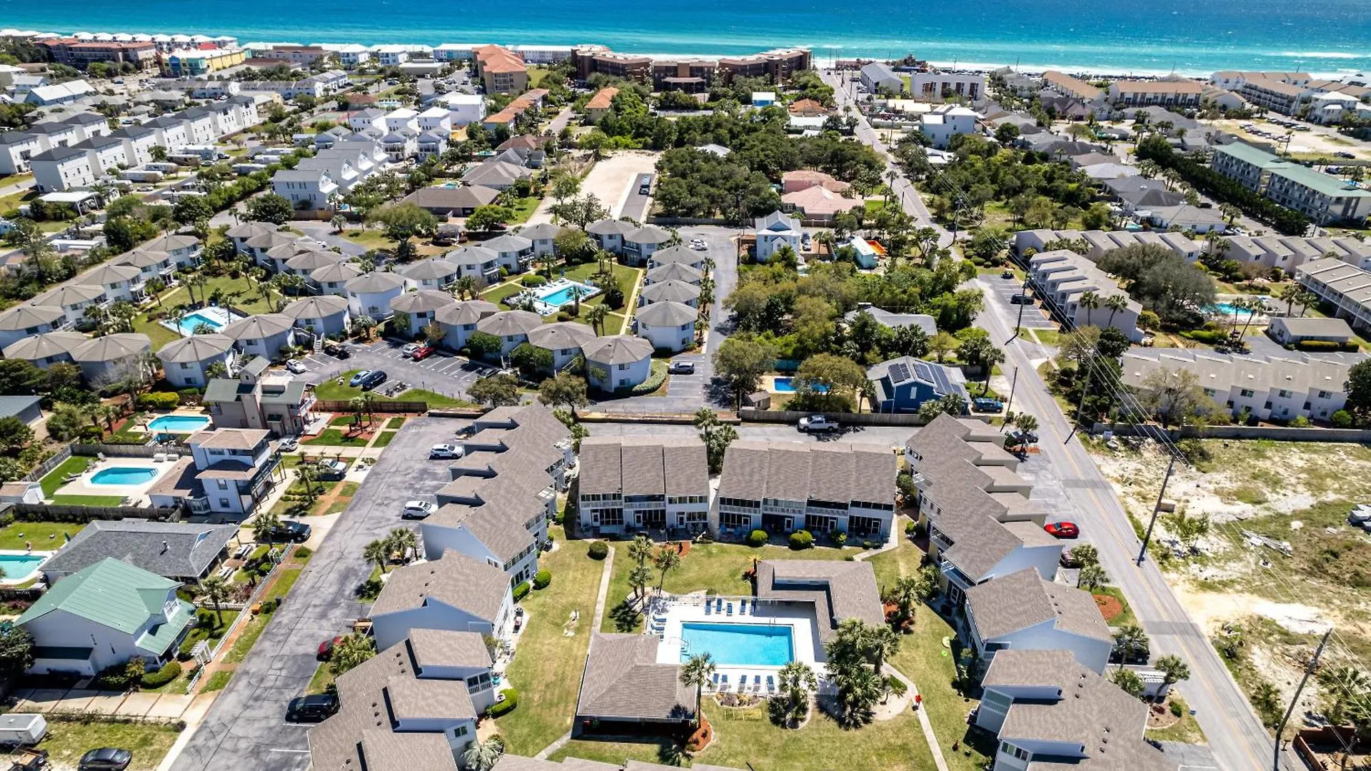 Apartment Sandpiper Cove 8245- By Holiday Isle Properties Destin